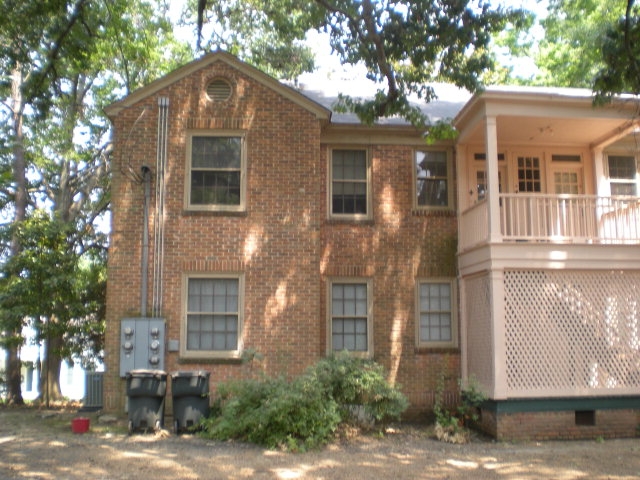 2414 Drummond St in Vicksburg, MS - Building Photo