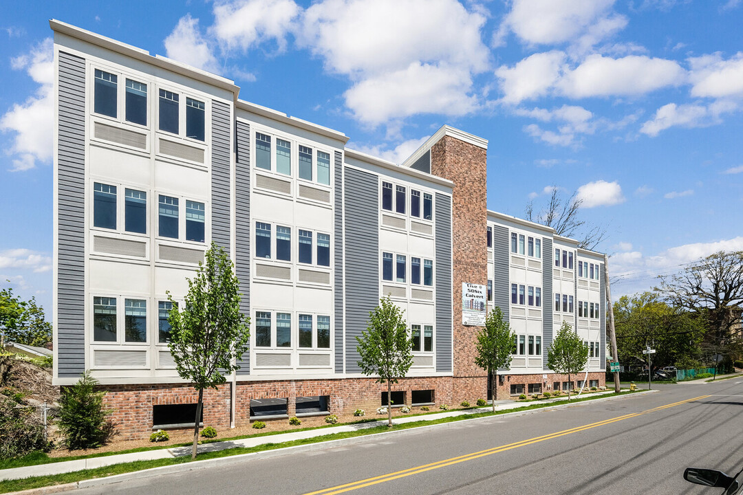 50 Six Calvert in Harrison, NY - Building Photo