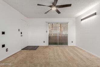 2625 E Indian School Rd in Phoenix, AZ - Building Photo - Building Photo