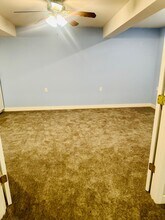 13019 Torchlight Dr in Woodbridge, VA - Foto de edificio - Building Photo