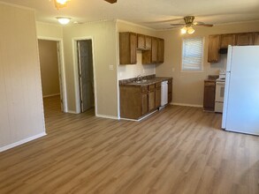 202 Mountain View Dr in Hampton, TN - Building Photo - Building Photo