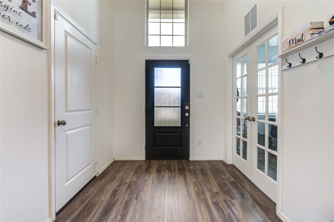 property at 26627 Ledgemont Dr