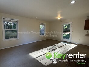 1051 Paiute Trl in Fox Island, WA - Building Photo - Building Photo