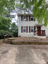 1043 Dassow Ct in Alpharetta, GA - Foto de edificio - Building Photo