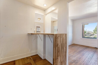 1308 Grandview Ave in Boulder, CO - Building Photo - Interior Photo