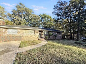 937 Hickory Dr in Birmingham, AL - Building Photo