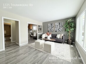 1725 Tourangeau Rd in Windsor, ON - Building Photo - Building Photo