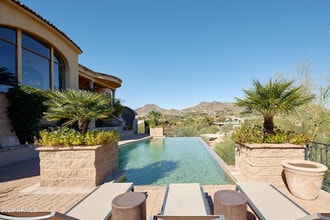 4490 E Valley Vista Ln in Paradise Valley, AZ - Building Photo - Building Photo