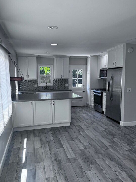 2413-2415 Santa Ana Ave in Costa Mesa, CA - Building Photo