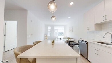 1181 Morris Ave in Union, NJ - Foto de edificio - Building Photo