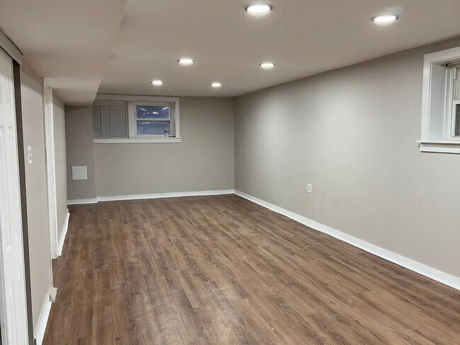 5207 W School St in Chicago, IL - Building Photo - Building Photo