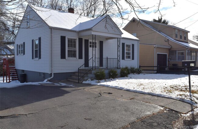 69 Melrose Ave in New Windsor, NY - Building Photo - Building Photo