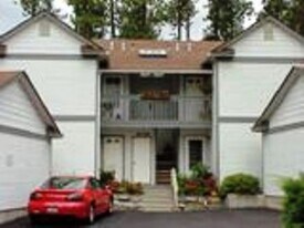 8318 N Village Dr in Hayden, ID - Building Photo