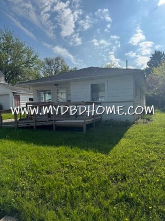 property at 1902 Hillside Ave