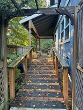 18226 Vashon Hwy SW in Vashon, WA - Building Photo - Building Photo