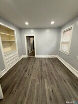 378 Bond St in Bridgeport, CT - Building Photo