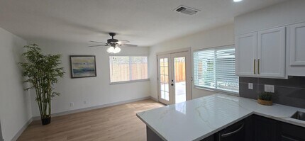 6852 Westchester Way in Citrus Heights, CA - Building Photo - Building Photo