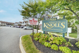 Knolls in East Meadow, NY - Building Photo - Building Photo