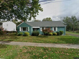 245 Hayes St in Bristol, PA - Building Photo