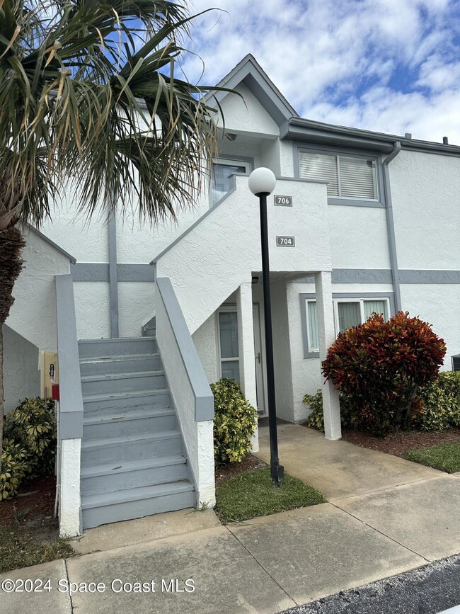 property at 706 Beach Park Ln