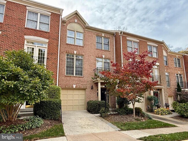 11405 Summer House Ct in Reston, VA - Building Photo - Building Photo