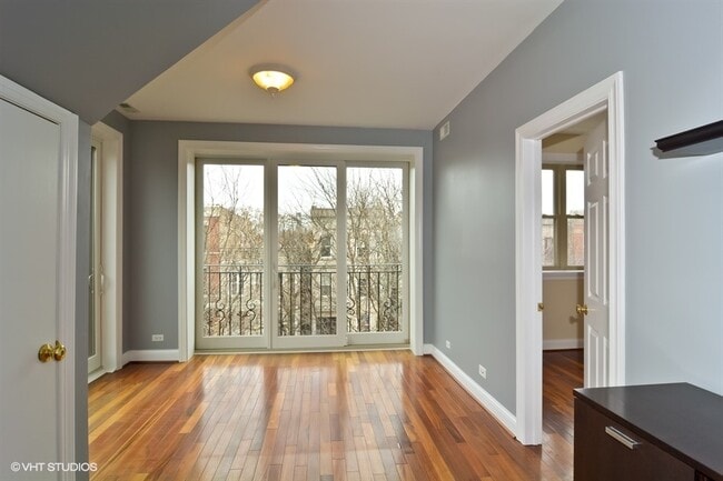 property at 1540 N Claremont Ave