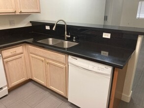 2001 Quartz Cliff St in Las Vegas, NV - Building Photo - Building Photo