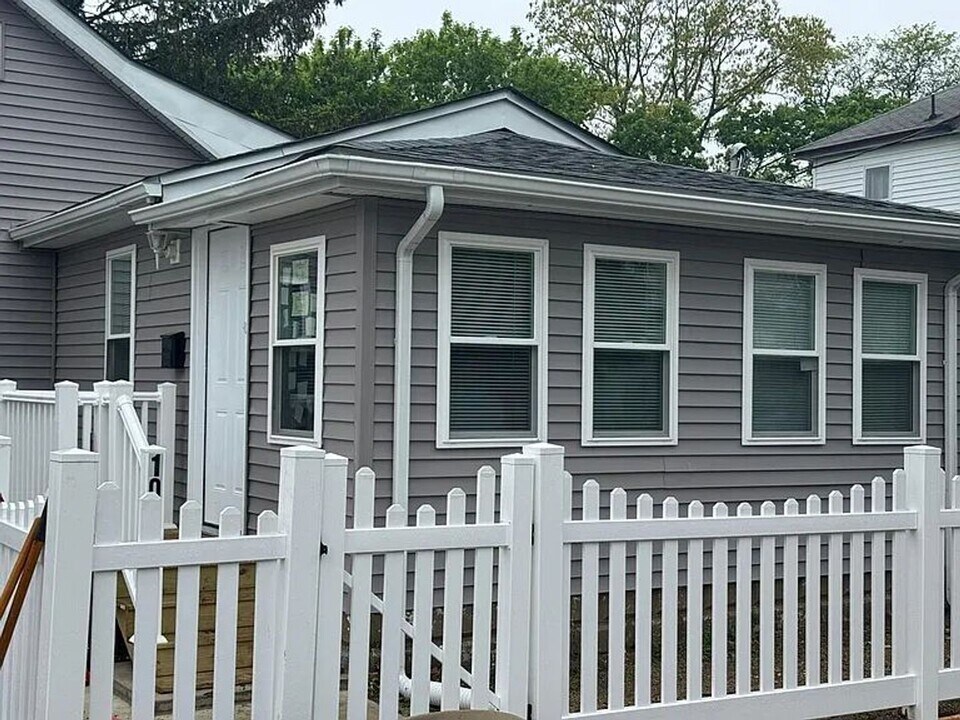 103 Brighton Ave in Pleasantville, NJ - Building Photo