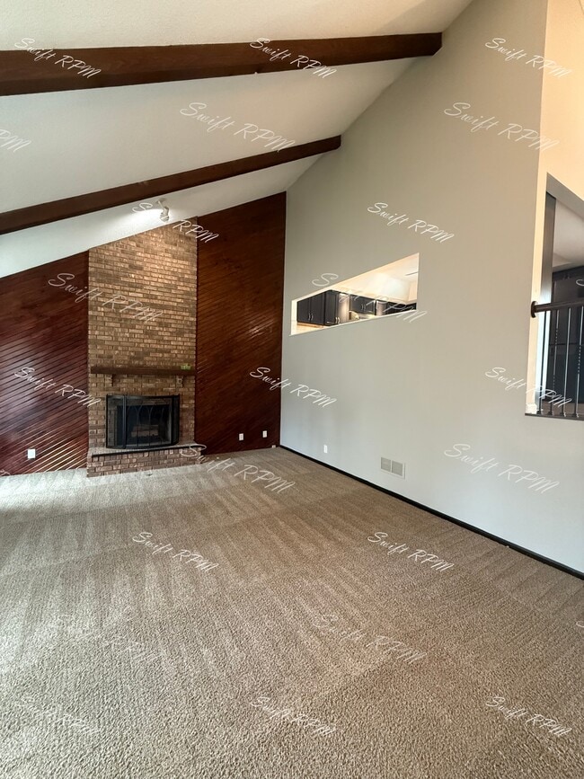 1626 E Sheridan Bridge Ln in Olathe, KS - Building Photo - Building Photo
