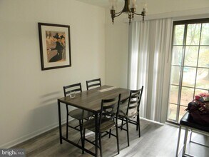 11319 Headlands Ct in Reston, VA - Building Photo - Building Photo