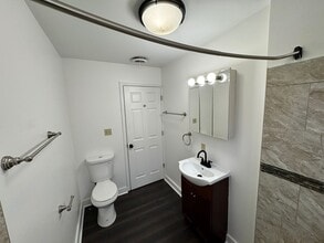 303 Peebles St, Unit 3 in Pittsburgh, PA - Foto de edificio - Building Photo