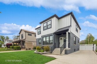 297 Highland Ave in Elmhurst, IL - Building Photo - Building Photo