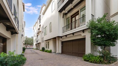 1700 Sunset Blvd in Houston, TX - Building Photo - Building Photo