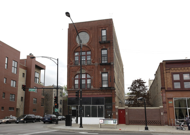 2001 W Division St in Chicago, IL - Foto de edificio - Building Photo