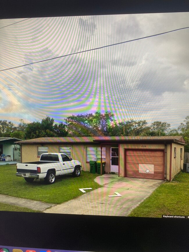property at 2539 Stratford Dr