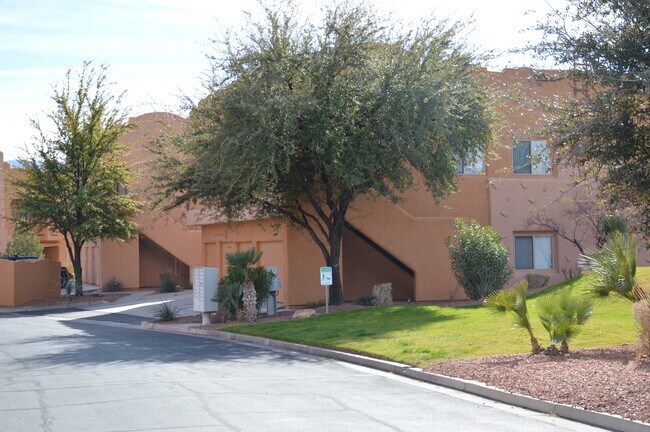 724 Hardy Way, Unit E in Mesquite, NV - Building Photo - Building Photo