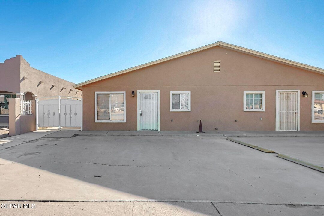 204 Polo Inn Rd in El Paso, TX - Building Photo