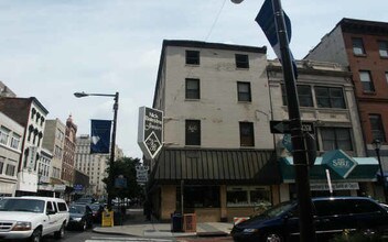 737 Sansom St in Philadelphia, PA - Building Photo - Building Photo