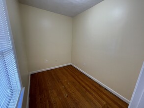 225 Holland St, Unit 2 in Somerville, MA - Building Photo - Building Photo