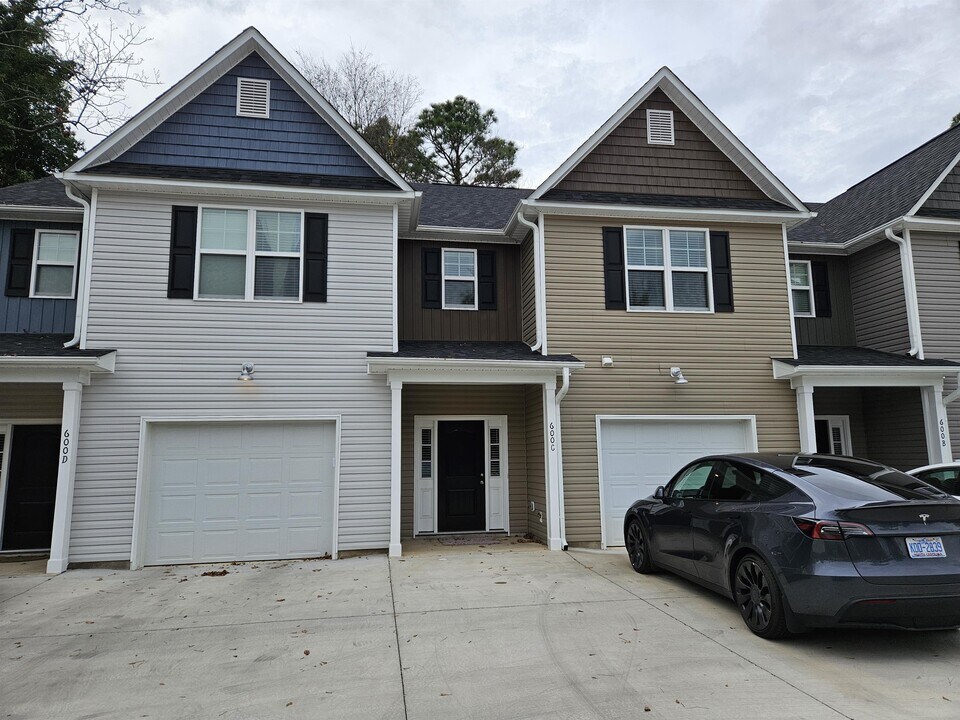 600 Roxie Ave in Fayetteville, NC - Building Photo