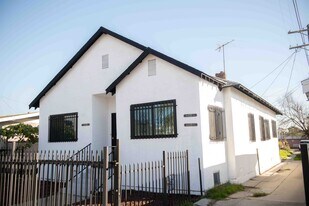 4428 Stanford Ave in Los Angeles, CA - Building Photo