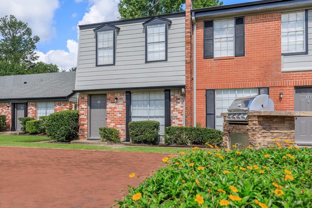 Lexington Apartments Beaumont, TX Apartments