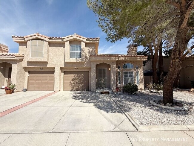 2840 Lone Cliff Dr