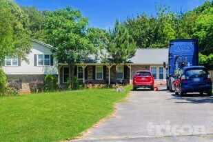 105 Cook Ln in Stockbridge, GA - Building Photo
