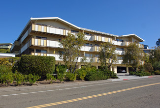 Bon Air Apartments in Greenbrae, CA - Building Photo - Building Photo