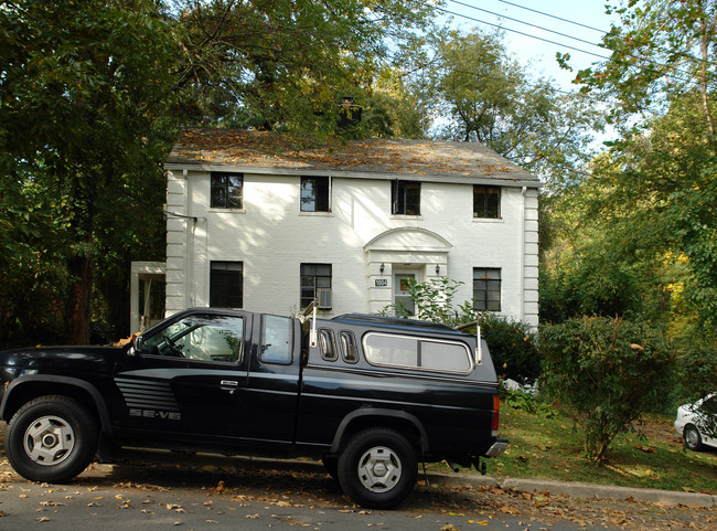 1004 Houston Ave in Takoma Park, MD - Foto de edificio - Building Photo