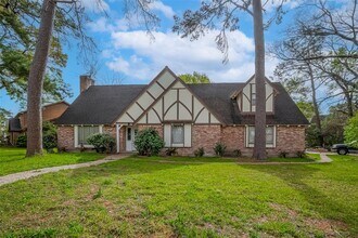 811 Loire Ln in Houston, TX - Building Photo - Building Photo