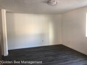 8923 Orion Ave in Los Angeles, CA - Foto de edificio - Building Photo