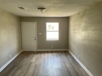 7825 Glass St photo'