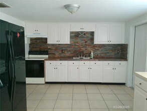 4710 Melody Ln in Lakeland, FL - Building Photo - Building Photo